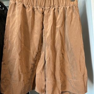 Elizabeth Suzann silk shorts (small)
